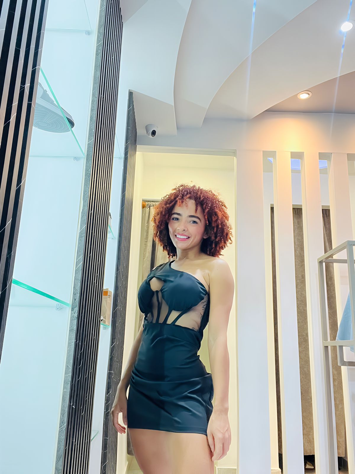 VESTIDO C UNA MANGA D-99