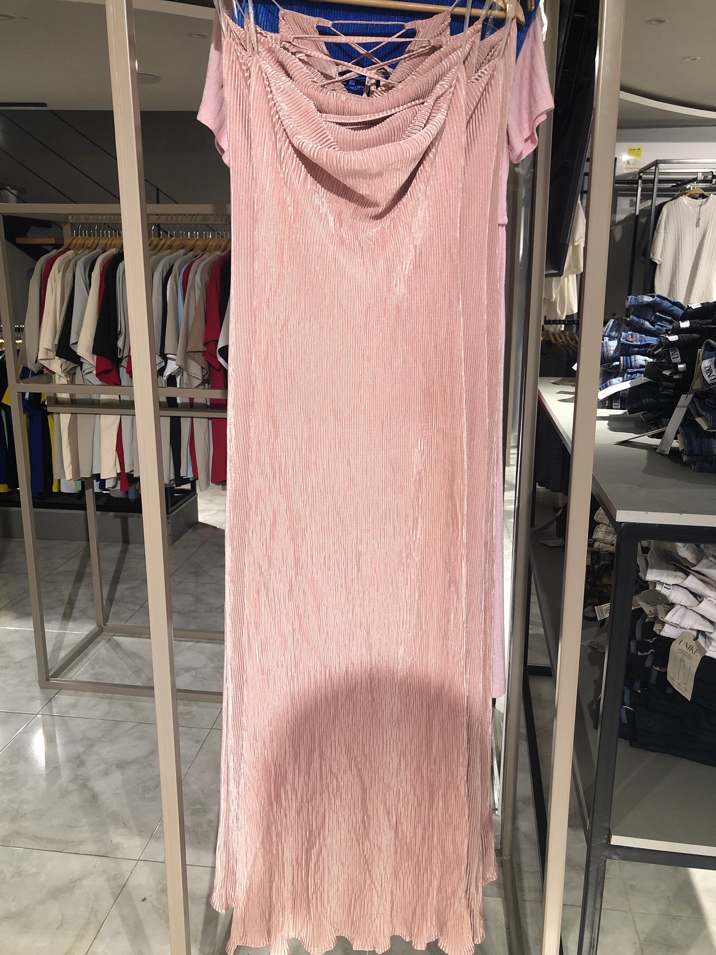 Vestido espalda bobo