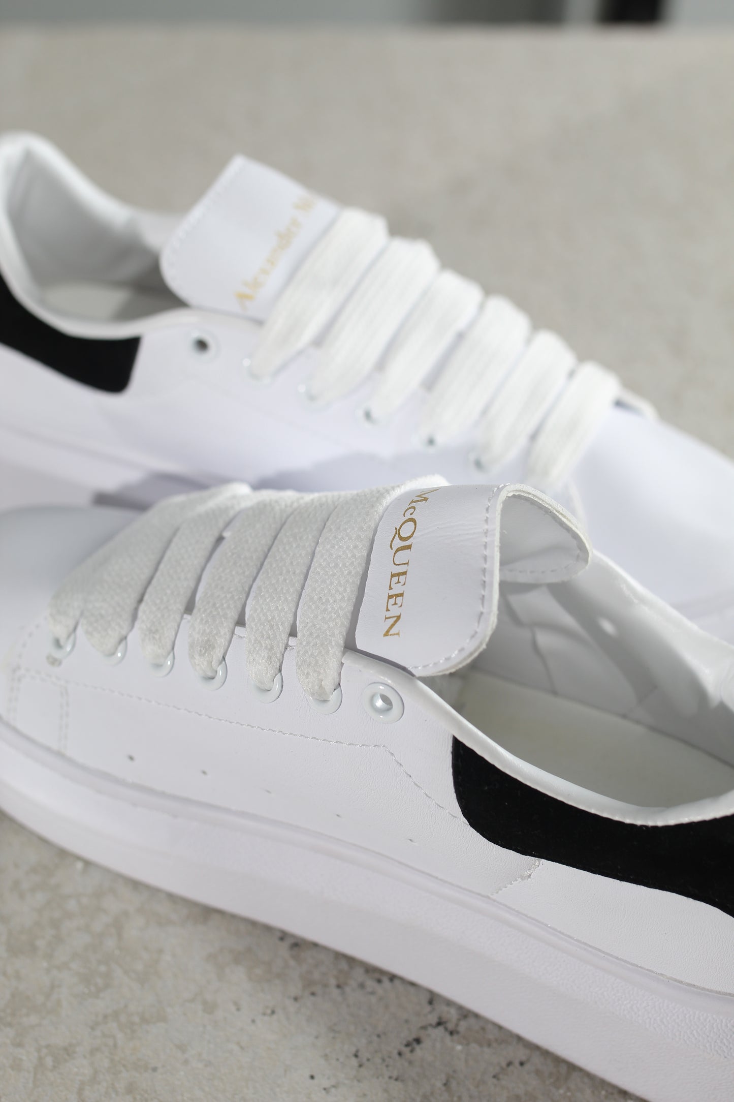 Zapatos alexander mcqueen blancos