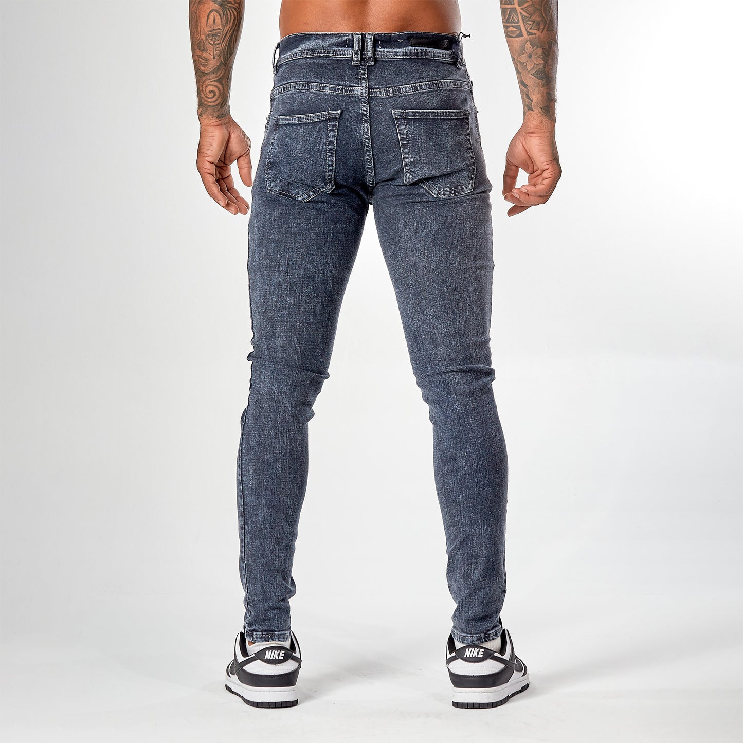 Jean caballero azul prelavado bordado gris