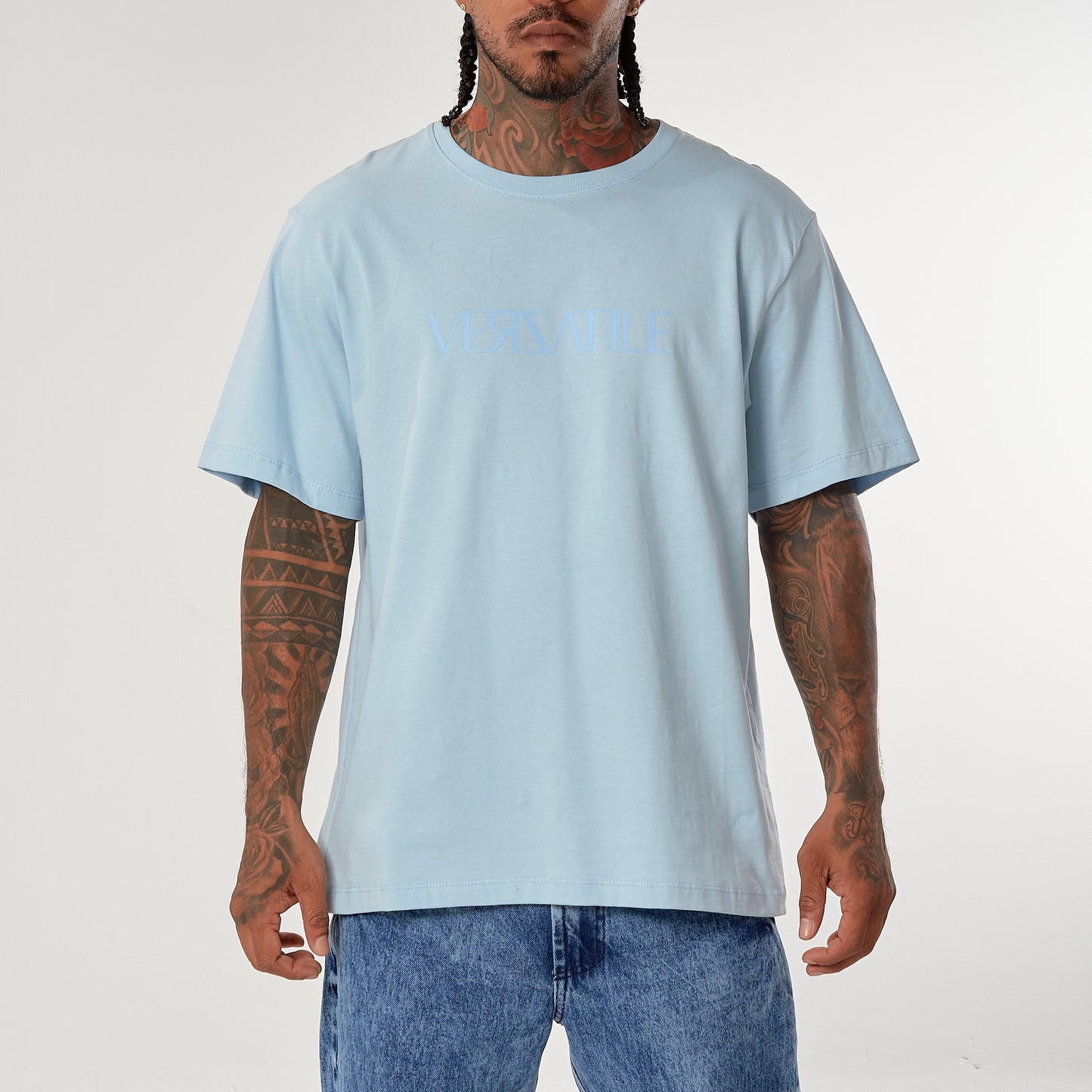 Camiseta Verzatile Estampada (Gráfico Doble) Stay Busy