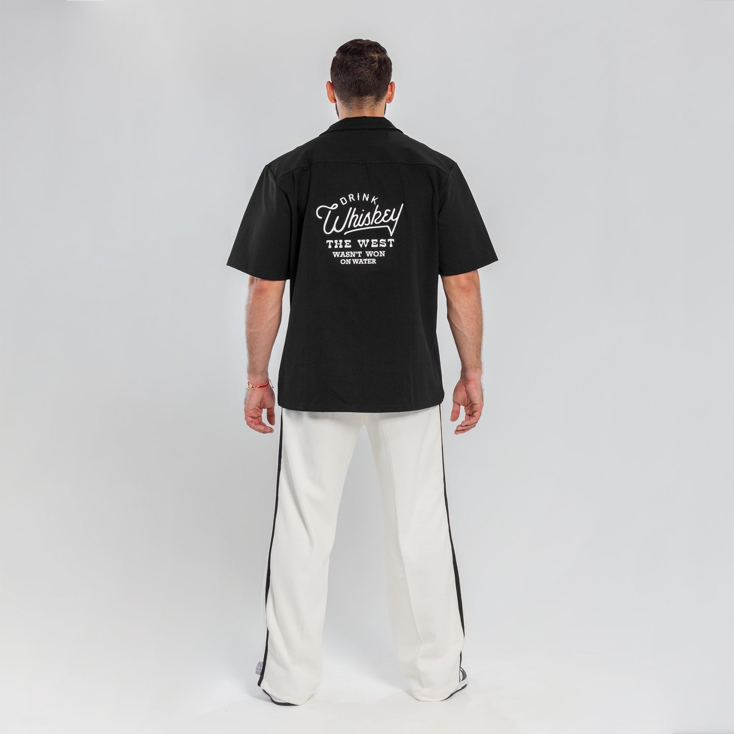 camisa whiskey negra