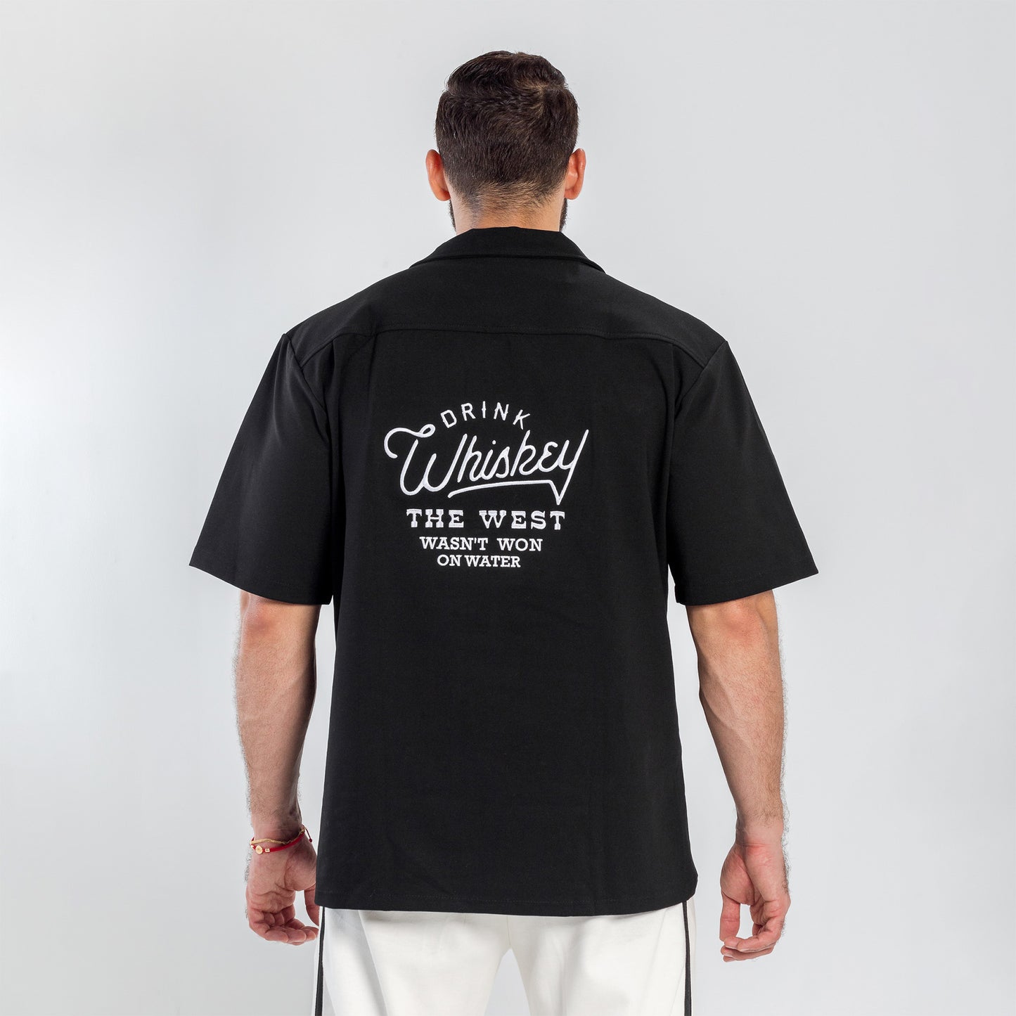 camisa whiskey negra