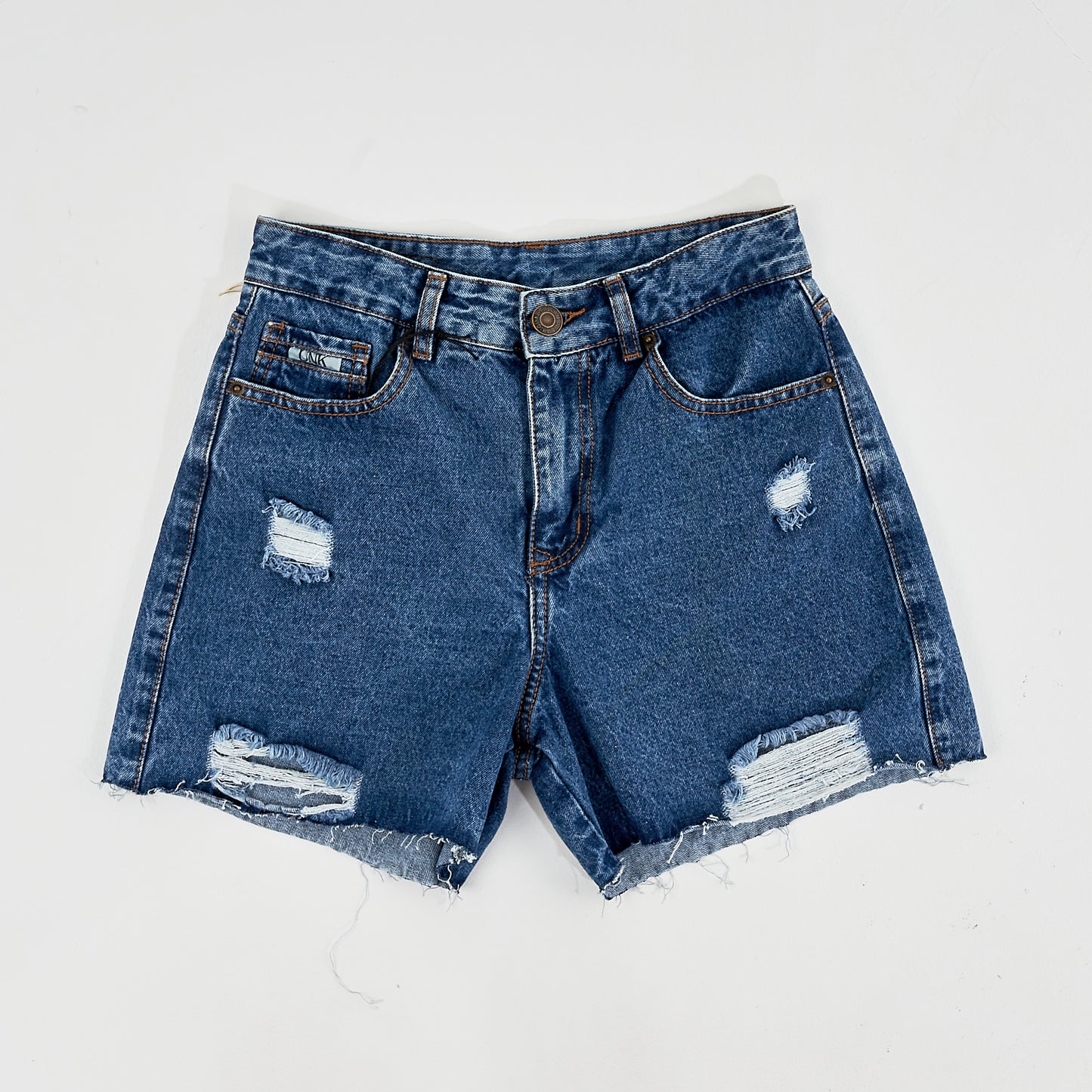 Bermuda dama rígida oscura rota