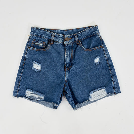 Bermuda dama rígida oscura rota