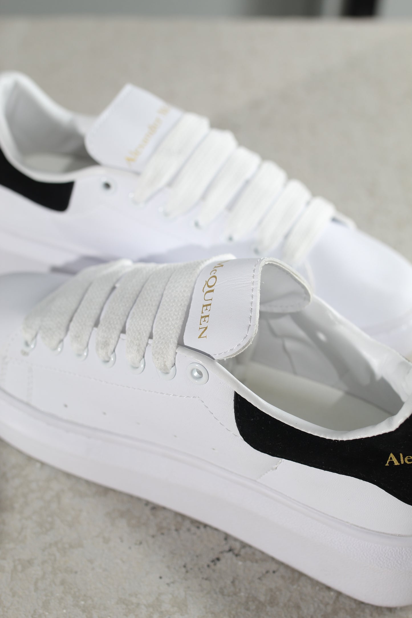 Zapatos alexander mcqueen blancos