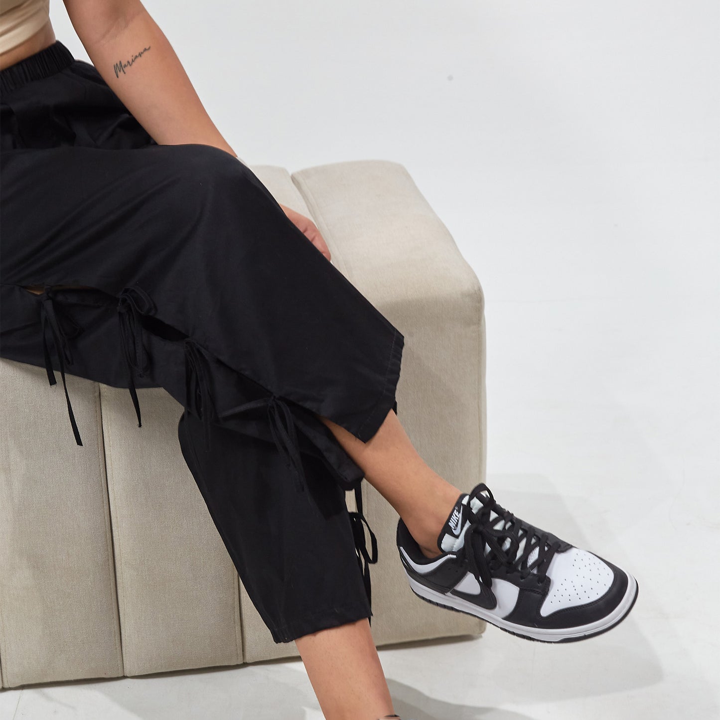 Pantalón lazos tela