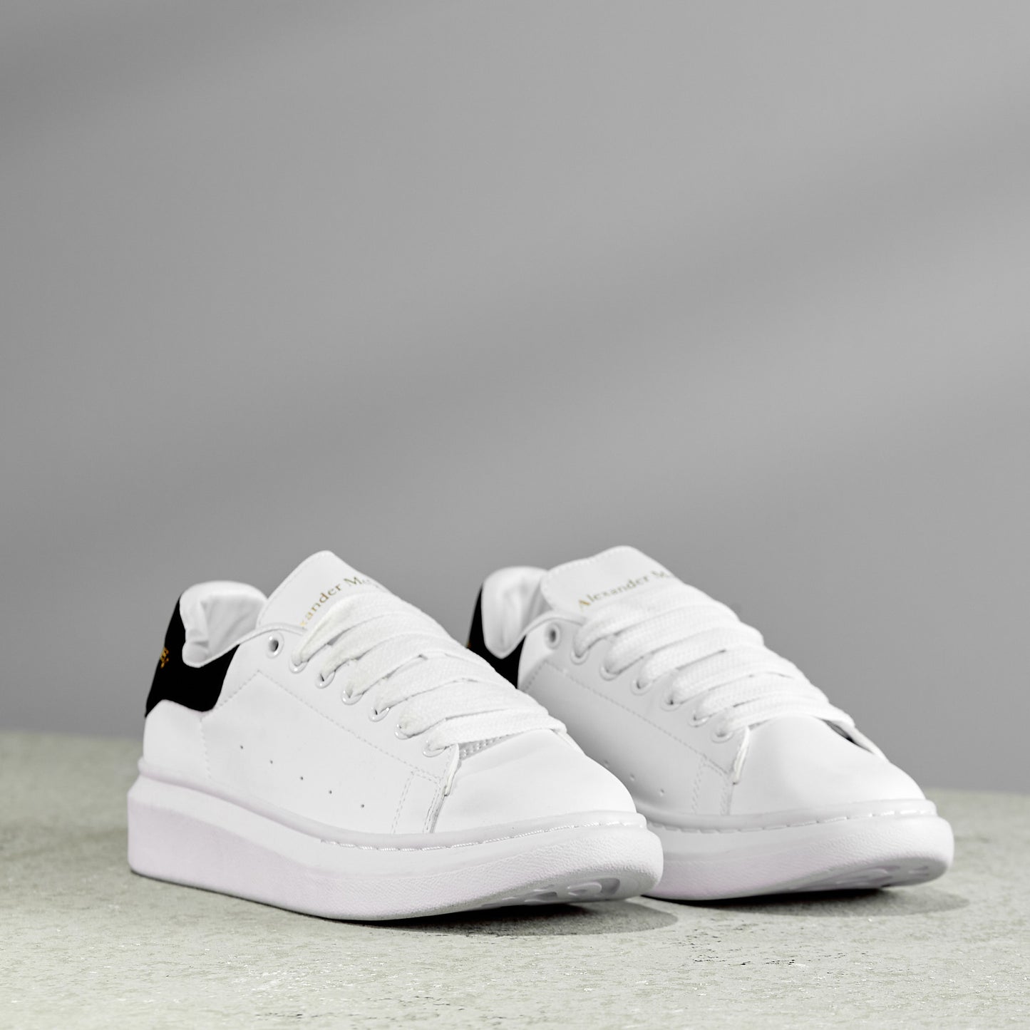 Zapatos alexander mcqueen blancos