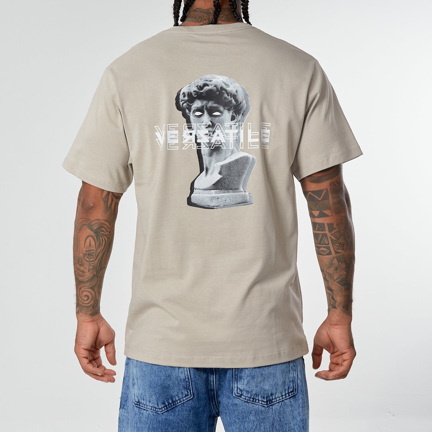 Camiseta Verzatile Estampada (Gráfico Doble) Escultur