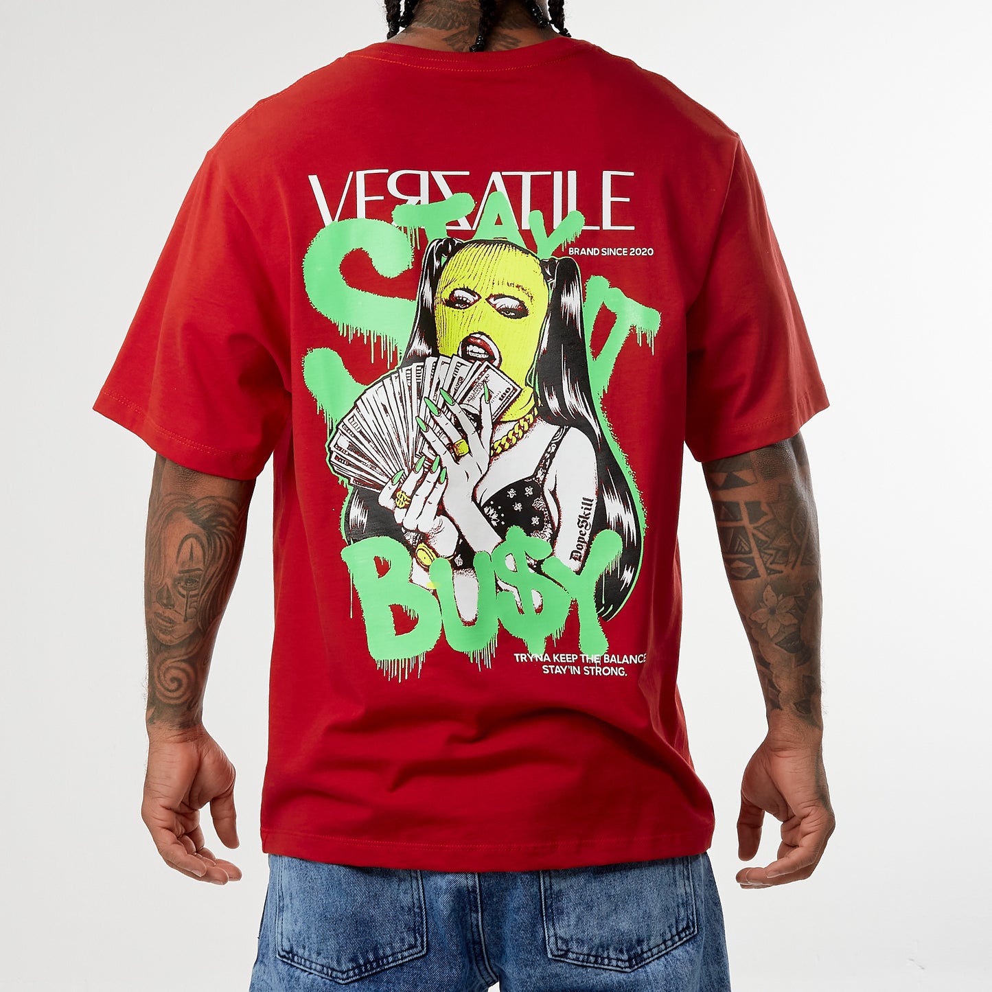 Camiseta Verzatile Estampada (Gráfico Doble) Stay Busy