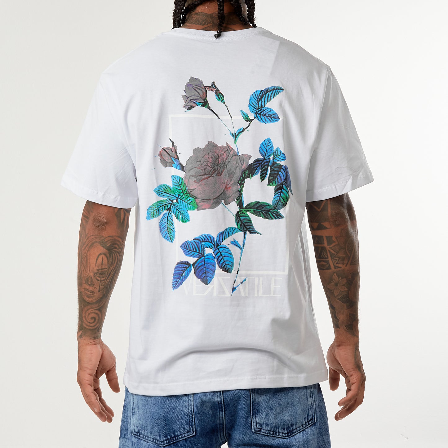 Camiseta Verzatile Estampada (Gráfico Doble) Flores
