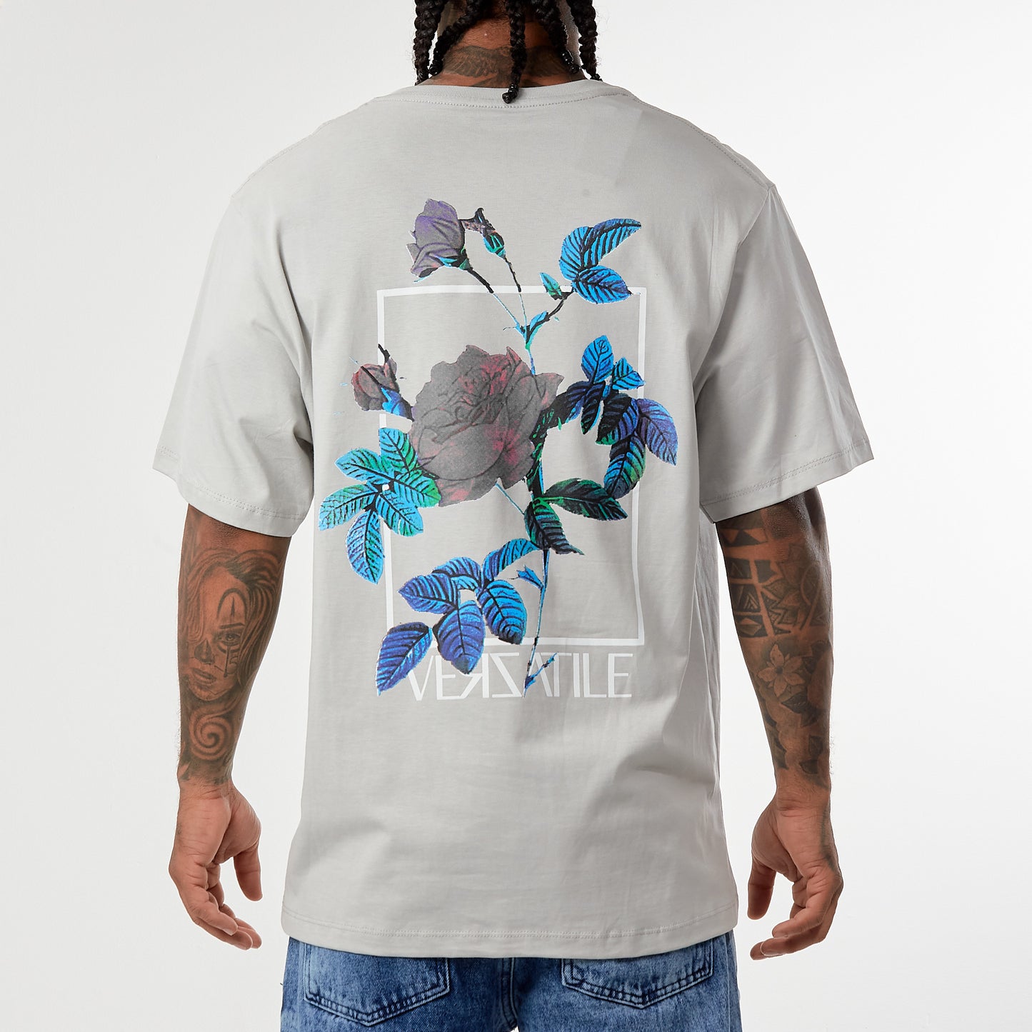 Camiseta Verzatile Estampada (Gráfico Doble) Flores