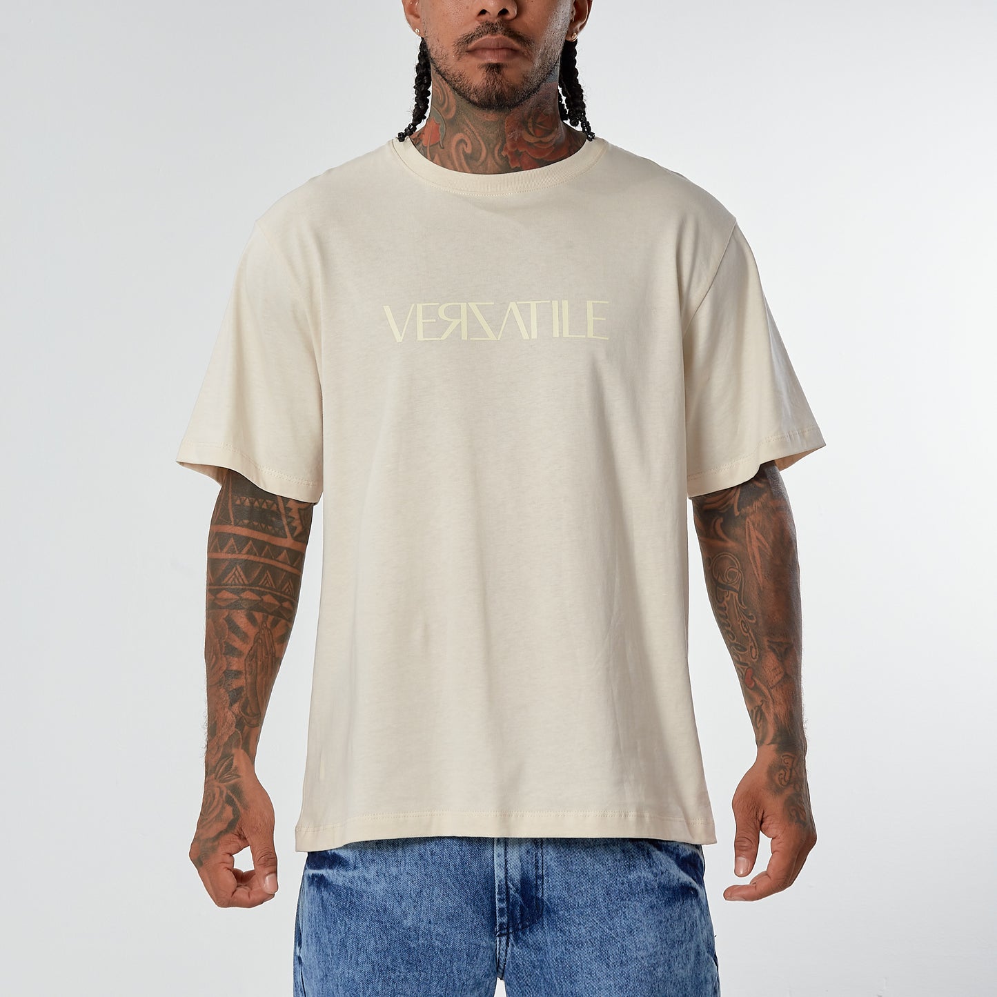 Camiseta Verzatile Estampada (Gráfico Doble) Stay Busy